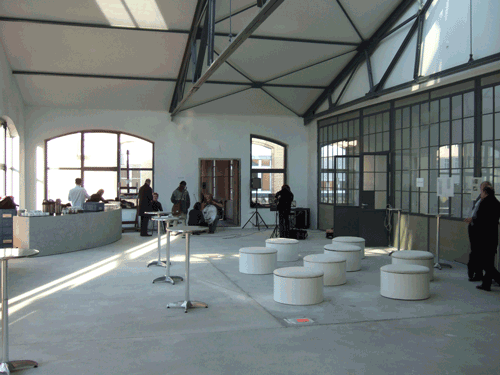 Still the guests are absent