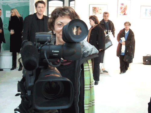 The documentarian Mrs. Reumsch�ssel.