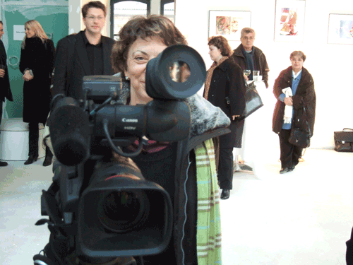 Die Dokumentarfilmerin Frau Reumschssel